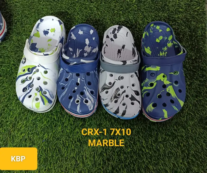 Crocs uploaded by VS-COLLECTIONS on 3/16/2023