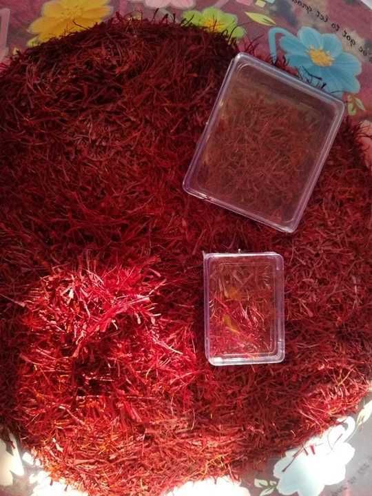 Post image Hello everyone anybody who want to purchase pure kashmiri organic saffron kessar at reasonable rate can directly whatsApp me 7006114149.
   Pictures are only just to advertise but the quality will be guaranteed.