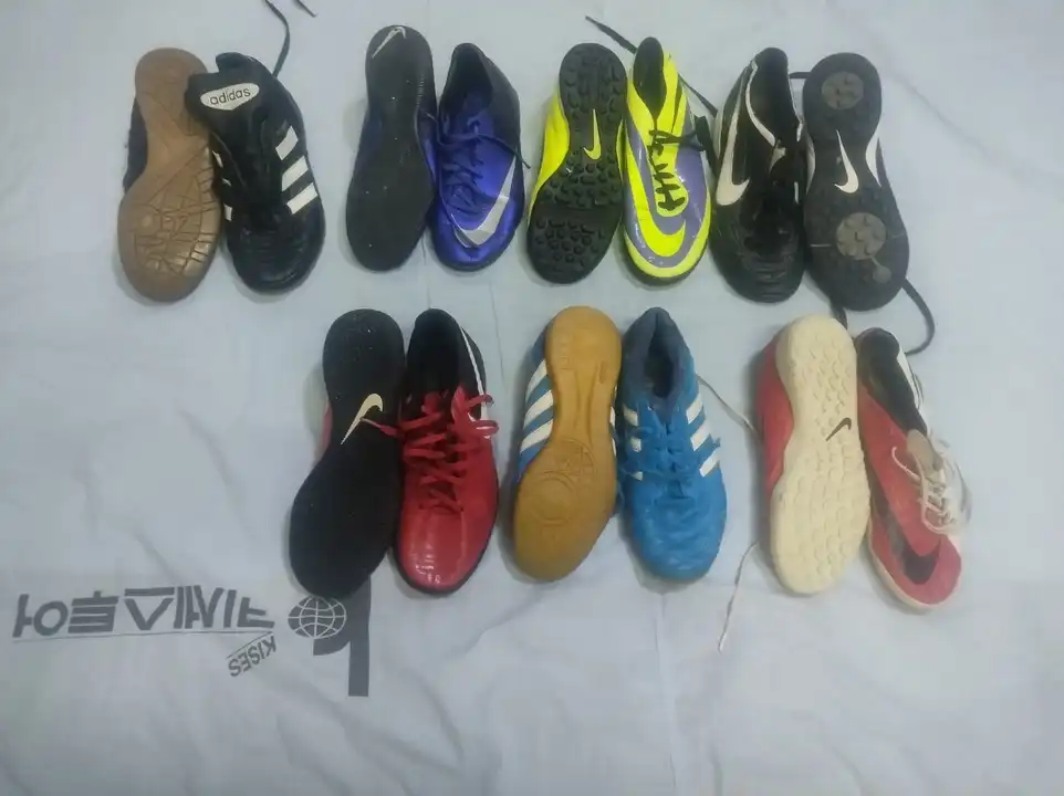 Branded 2nd hand futsal shoes uploaded by Jehovah sports wholesale on 3/17/2023