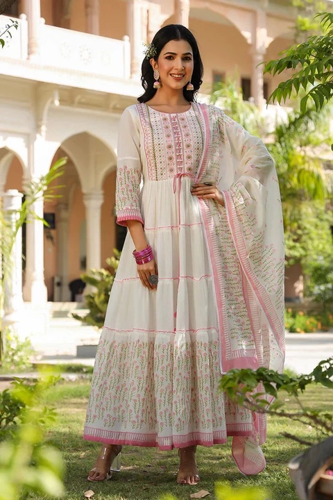 Dresss kurti and set uploaded by Sanjana Textile on 3/18/2023