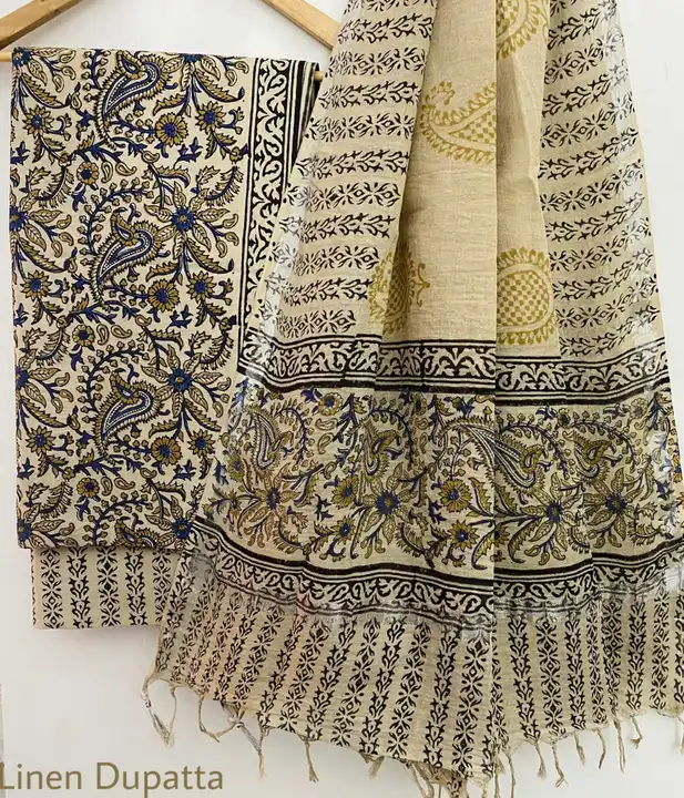 *New Arrivals🍁🍁*
*Hand Block Printed Cotton suit sets with cotton linen dupatta*
*2.5 metres Top*
 uploaded by Saiba hand block on 3/18/2023