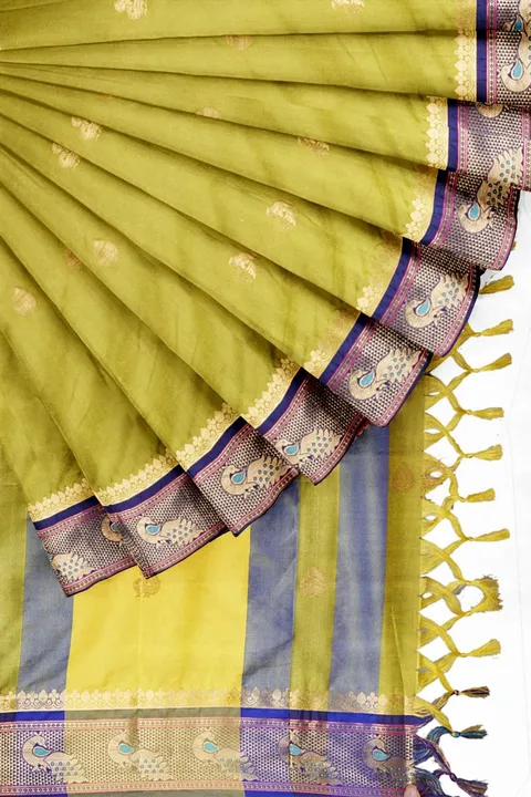 new paithani concept 🤩

New concept alert 🚨 
Paithani Concept 🥰

Price For You 880/- 

😍New colo uploaded by Vishal trendz 1011 avadh textile market on 3/18/2023