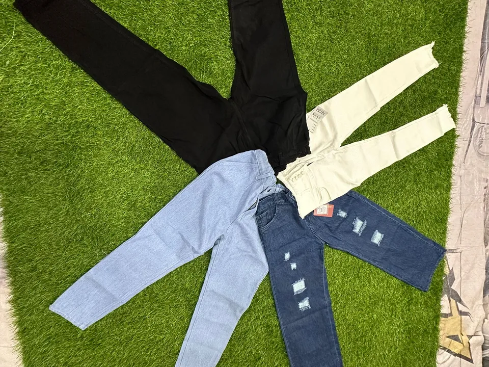 Ladies jeans 👖 
Fresh new ladies jeans 
Quantity 112 
Size Mix

*Rate 180* uploaded by Krisha enterprises on 3/18/2023