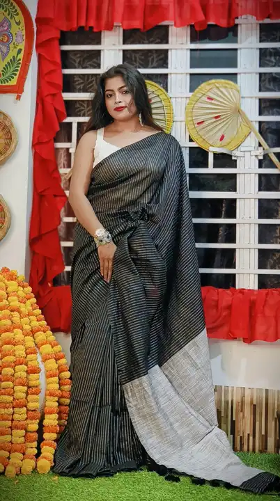 All over Zari check Handloom saree uploaded by Piku textile on 3/20/2023
