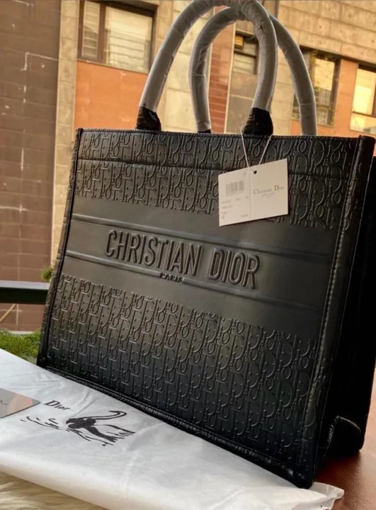 DIOR HAND BAG uploaded by T&I bags  on 3/20/2023