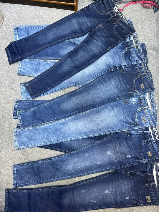 Post image I want 1 pieces of Men jeans ,shirt, tshirt  at a total order value of 1000. I am looking for Mujhe mens ke liye best quality wale jeans 👖  me ek reseller hu or mujhe daily updates chahiye . Please send me price if you have this available.