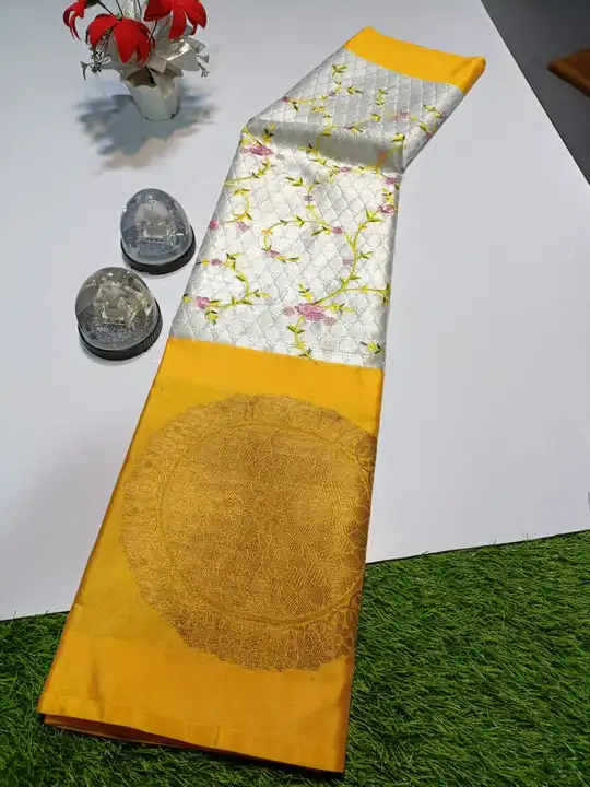 Zari tanchui embroidery

 uploaded by Thizarat fabrics on 3/21/2023