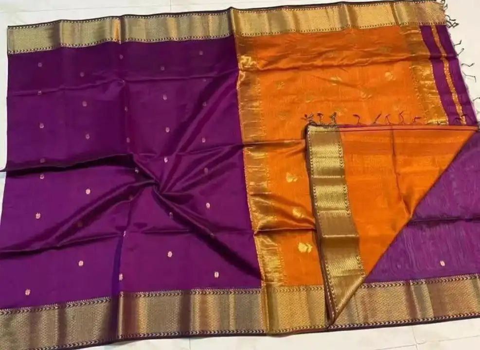 Maheshwari handlooms lotus pallu saree
Material silk by cotton
Flower buti in body 
🪷 Lotus in pall uploaded by Ready made Frock & Sarees  on 3/21/2023