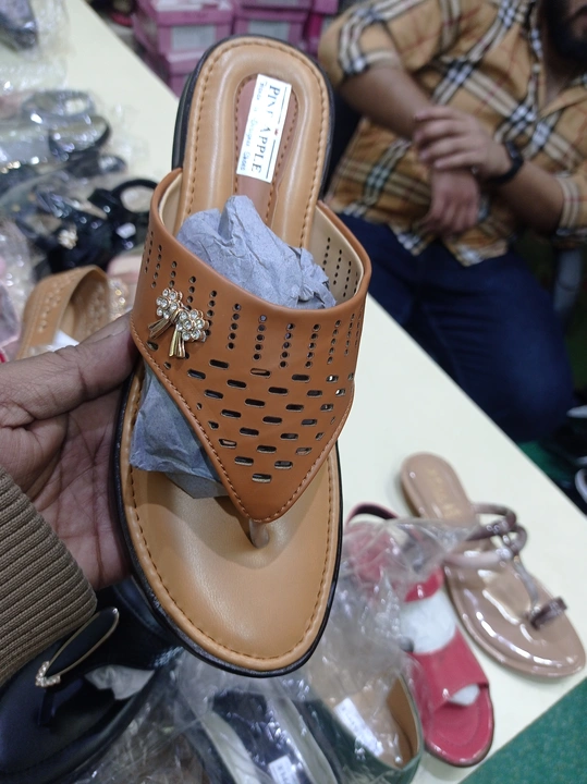 Ledig flip flops with box  uploaded by Al fine footwear jajmau kanpur on 3/21/2023