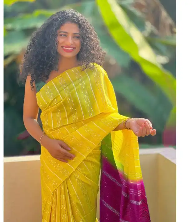 Post image Attractive Collection's 🌾

🥻Viscose silk saree with  Beautiful yarn strips   pattarn body 

👉🏻Length

Saree 5.5 meter
Blouse 1 meter 

Price 730💰💰

🔚🔚🔚🔚🔚