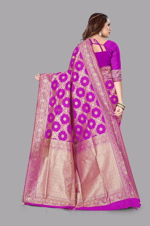 Rani banarasi silk saree  uploaded by 7 dream collection on 3/23/2023