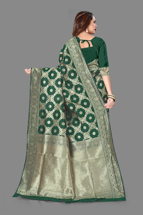 Green 💚 banarasi silk saree with blouse pesies  uploaded by 7 dream collection on 3/23/2023