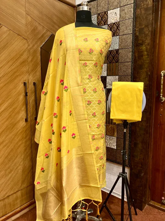 Banarasi cottan suite  uploaded by Zainab fashion on 3/23/2023