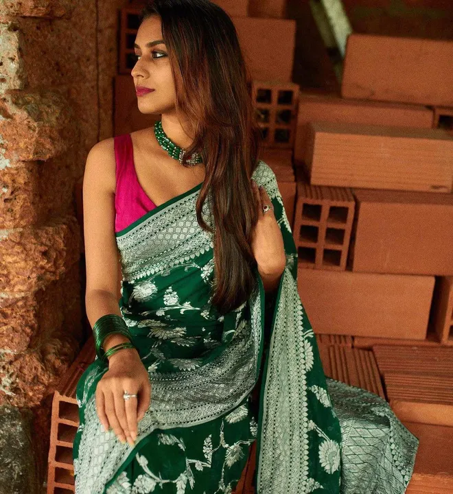 New banarshi saree  uploaded by Fashion designer saree  on 3/24/2023