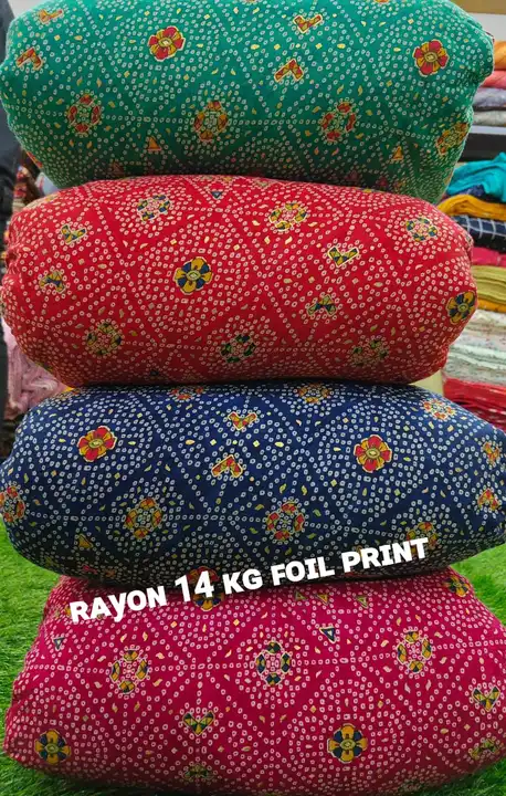 Post image RAYON FOIL PRINT 

QUALITY :14 KG HEAVY RAYON WITH FOIL PRINT 

PANNA : 44 

RATE :71RS/METER