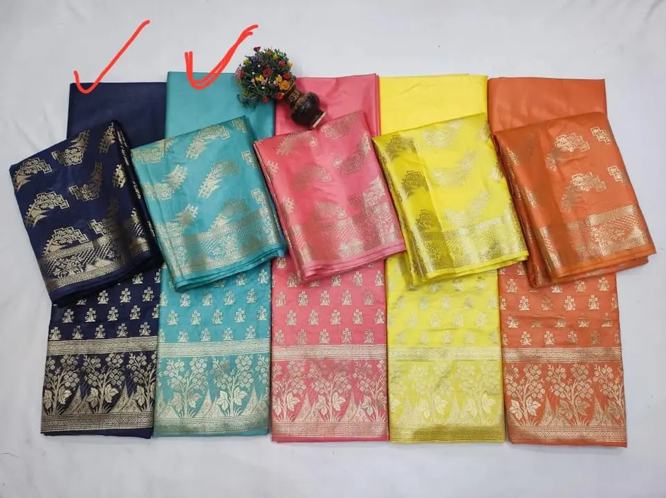 Shop Store Images of Banarasi saree and suits manufacturer