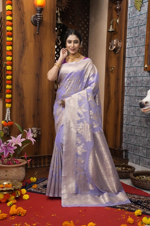 Product image of Lovender golden zari cotton silk sarees , price: Rs. 999, ID: lovender-golden-zari-cotton-silk-sarees-bce8066e