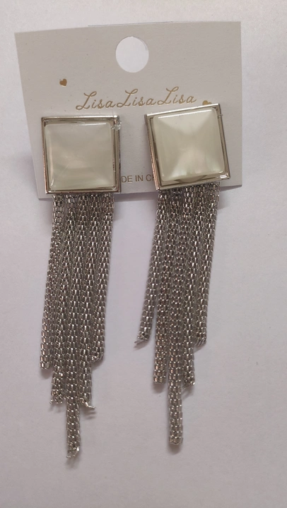 Post image Hey! Checkout my updated collection
Tassel earrings.
