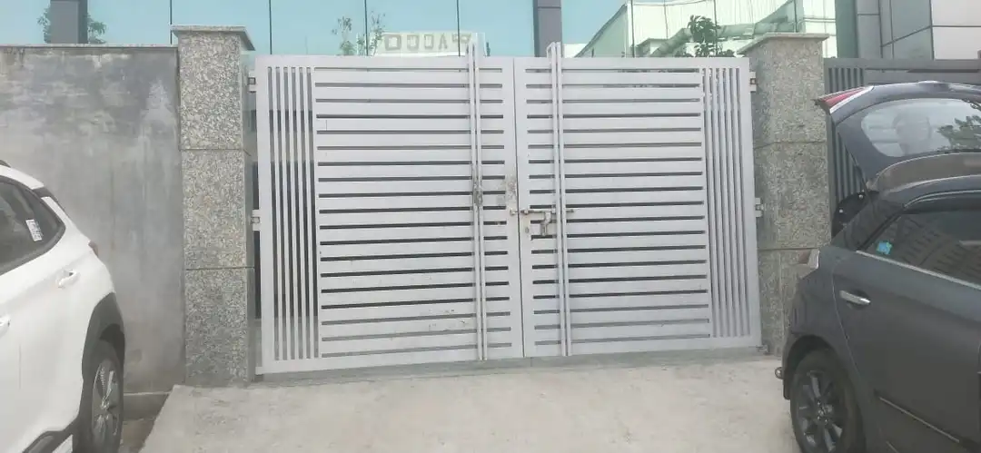 gate uploaded by Pooja rolling shutter on 5/30/2024
