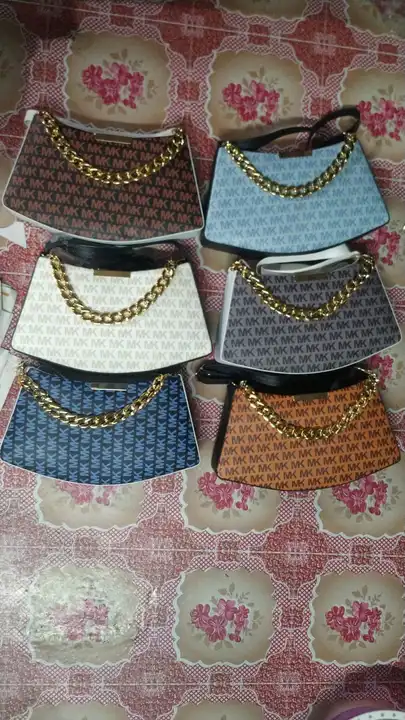 Gold chain sling purse uploaded by Yuvi Enterprises on 3/26/2023