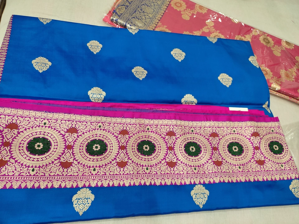 Post image I want 1-10 pieces of Saree at a total order value of 5000. Please send me price if you have this available.