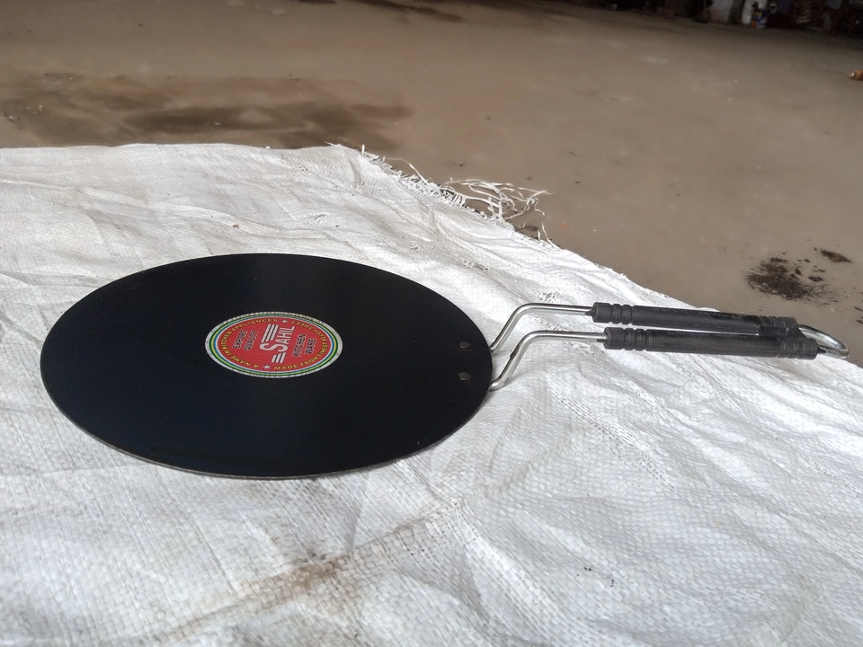 Iron wire handle flat tawa uploaded by SAHIL INDUSTRIES on 3/26/2023