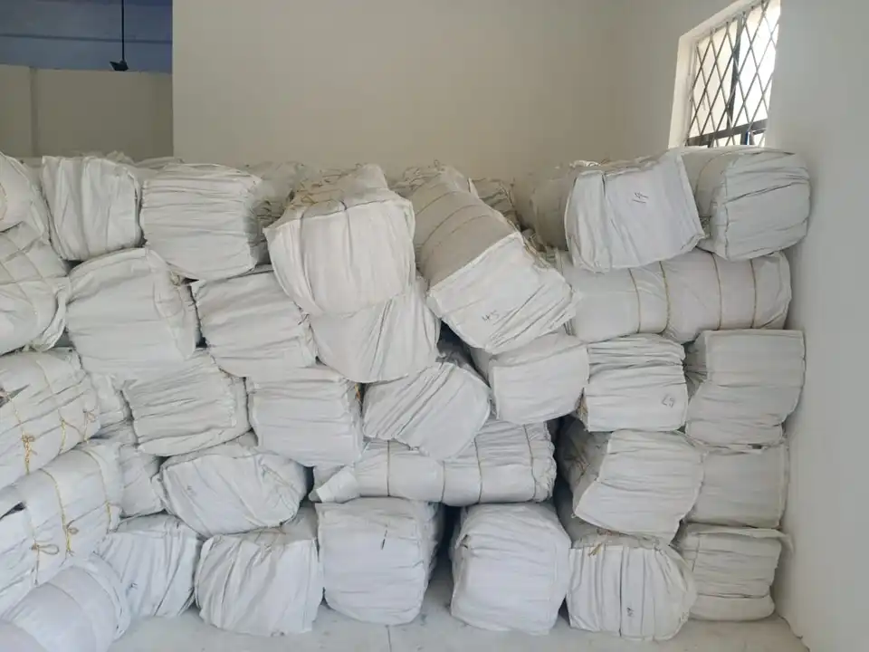 Bedsheets Lot uploaded by Alliance overseas pvt Ltd on 3/27/2023