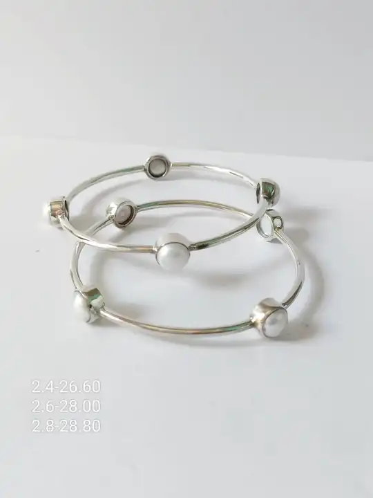 Silver bangles  uploaded by The Flint gems on 3/27/2023