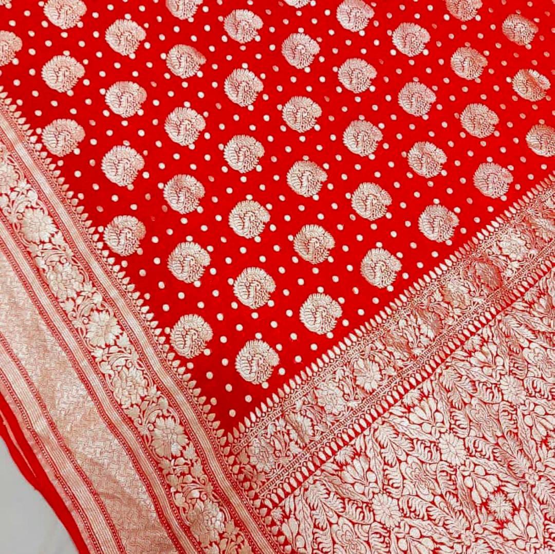 Banarasi soft  Georgette silk dyeable contrast dye floral designe bridal saree rich pallu running blouse jacquard woven design  uploaded by G.N.S. on 3/27/2023