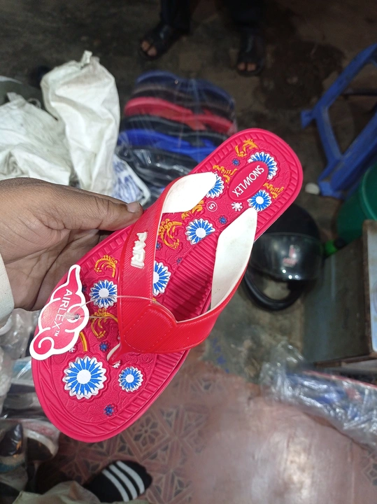 Hawai slippers with box  uploaded by Al fine footwear jajmau kanpur on 5/30/2024