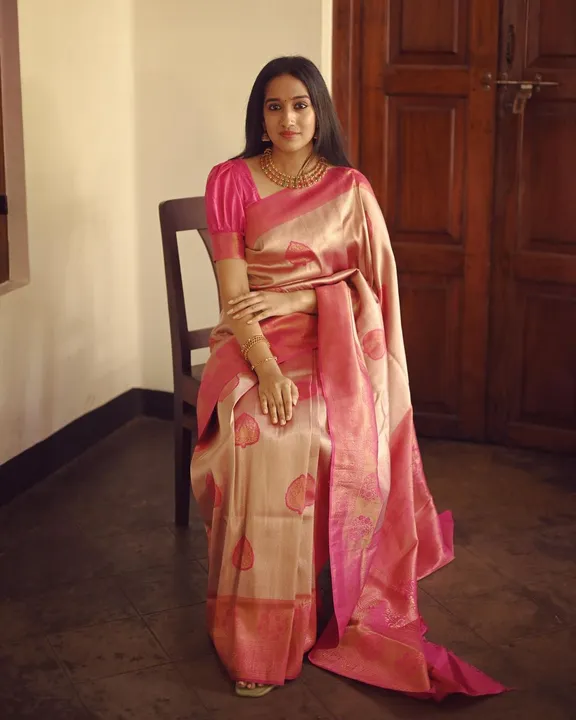 Rich pallu with allover flower design saree  uploaded by DHANANJAY CREATIONS on 3/29/2023