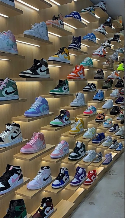 Warehouse Store Images of Shoes trader