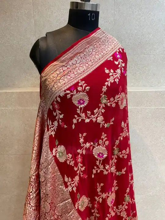 Post image *Banarasi Warm Silk* *One Side Bigg Border*
*Designer Buti*
With blaouse 

*all colors availabl