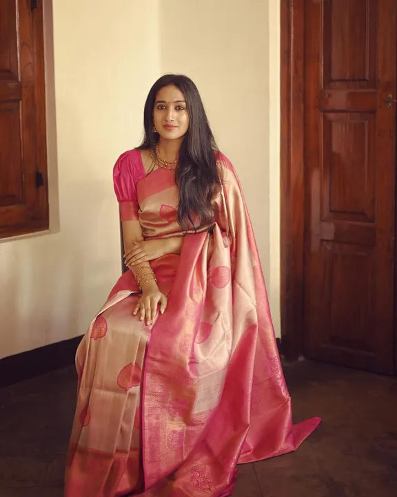 This beautiful saree is elegantly decorated with gorgeous Solid Jacquard weave that gives a perfect  uploaded by DHANANJAY CREATION  on 3/30/2023