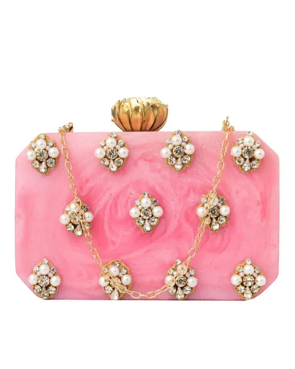 Product uploaded by Clutches Trends  on 3/30/2023