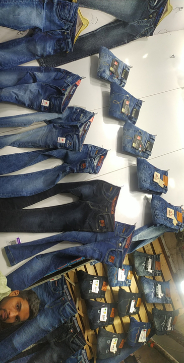 Shop Store Images of Glob tech jeans