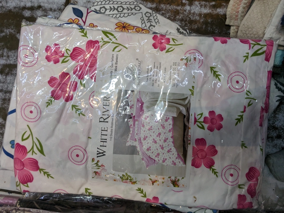 3 pcs bedsheet set uploaded by Bansal Sales on 3/31/2023