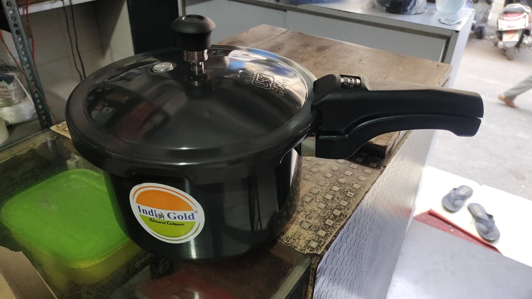 Hard Anodized Pressure Cooker  uploaded by Bharat Traders on 4/1/2023