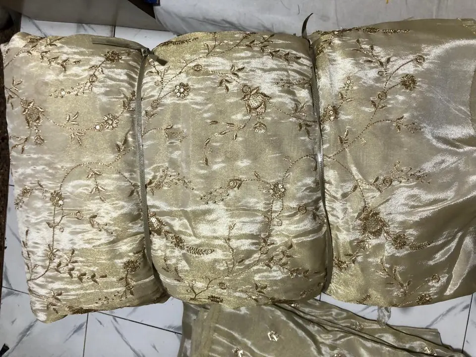 Product uploaded by Pari collection fabric wala- on 4/1/2023