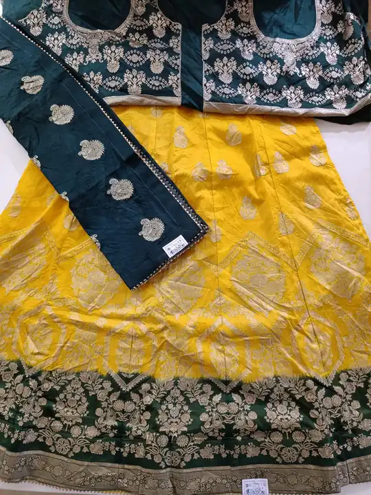 Product uploaded by Mukesh Saree Centre on 4/1/2023