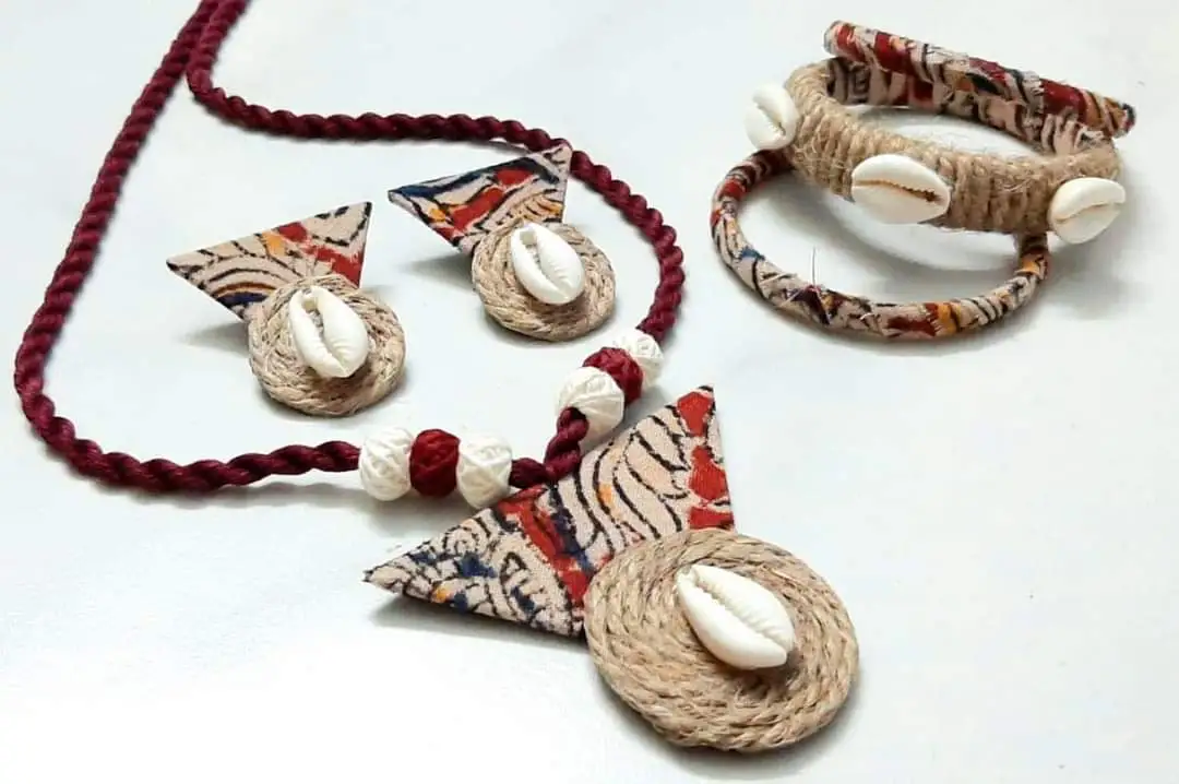 beautiful hand making jewellery uploaded by house of creation (HOC) on 4/2/2023