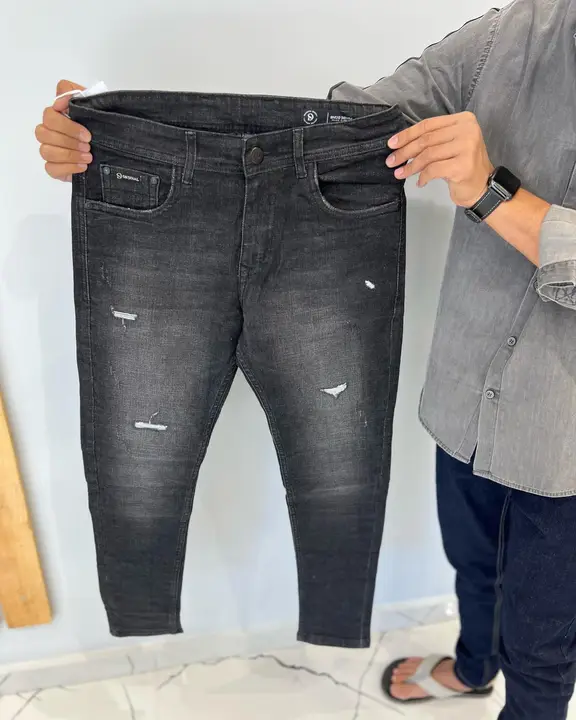 Post image I want 1-10 pieces of Men's Jeans at a total order value of 500. Please send me price if you have this available.