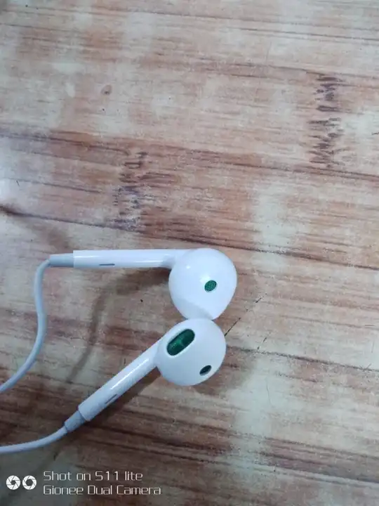 Oppo reno earphones care original  uploaded by business on 4/4/2023