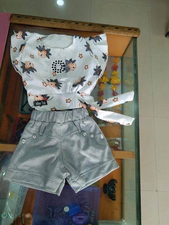 Saree uploaded by सायन तारा कपडो की दुकान on 4/4/2023