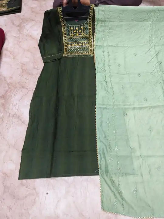 Women kurti with dupatta set  uploaded by BHAKTI NANDAN FASHION on 4/4/2023