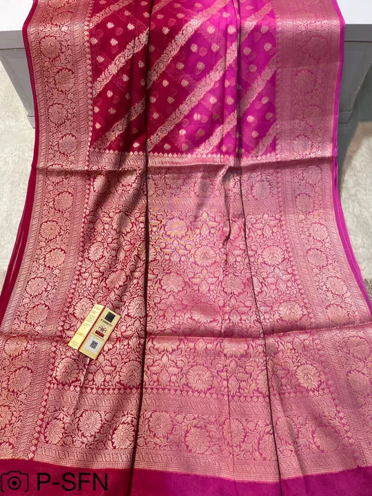 Banarasi handloom pure shifon Georgette Saree

 Georgette  Shifon faincy jaal Saree contrast 

  💯  uploaded by M S fabrics on 4/4/2023