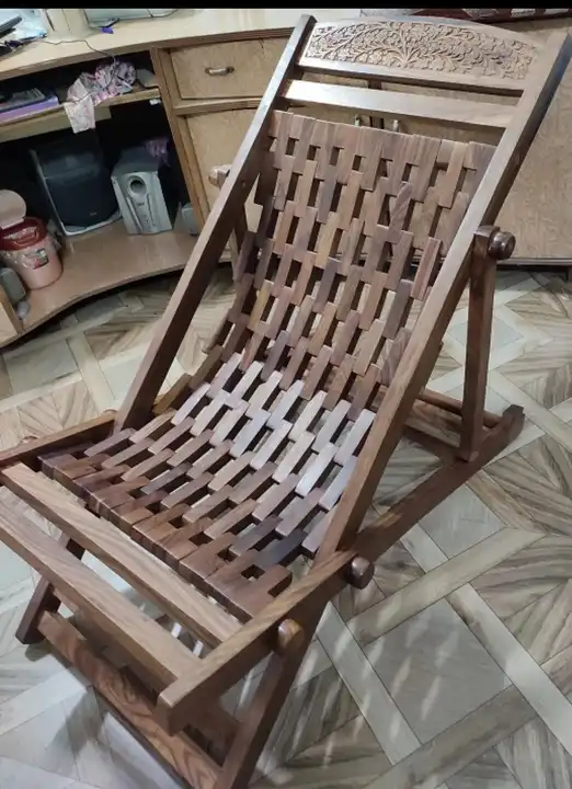 Roking chair uploaded by Antique furniture on 4/4/2023