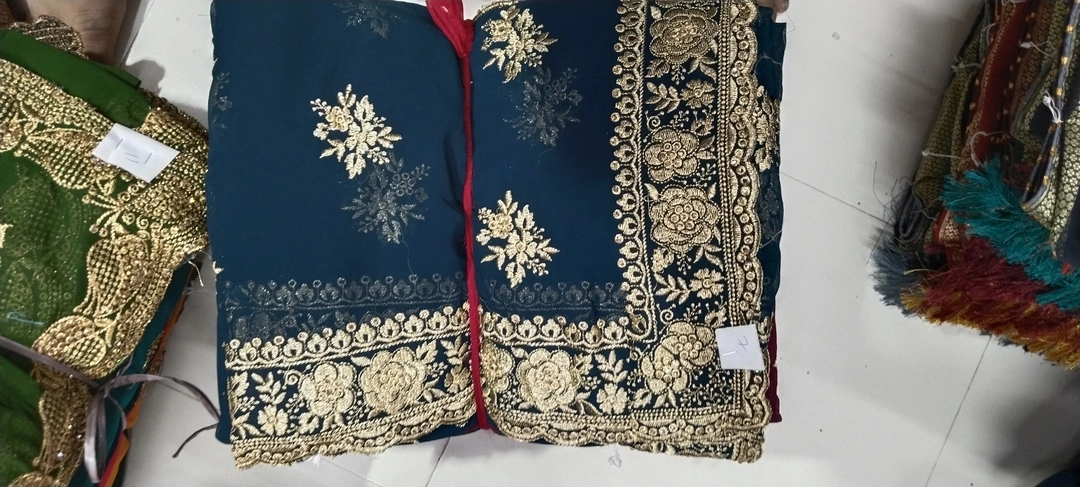 Product uploaded by SHAREQ SAREE CENTRE on 4/4/2023