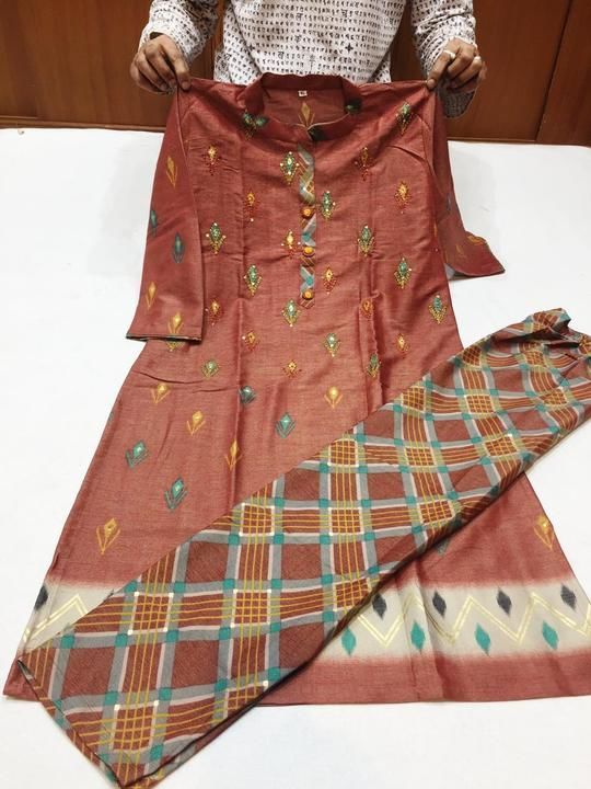 Post image 950₹ pure cotton kurti with katha stich embroidery and pure cotton printed pant Xl and xxl (42,44) (shipping extra)
Ping on 9836213526