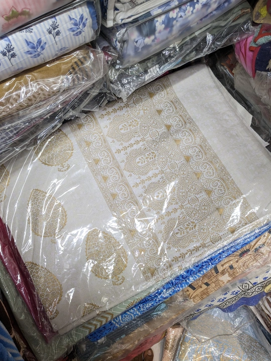 King Size Gold Print bedsheet set uploaded by Bansal Sales on 4/5/2023
